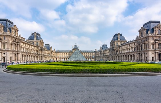 Louvre Love Affair: Where Art and Romance Converge